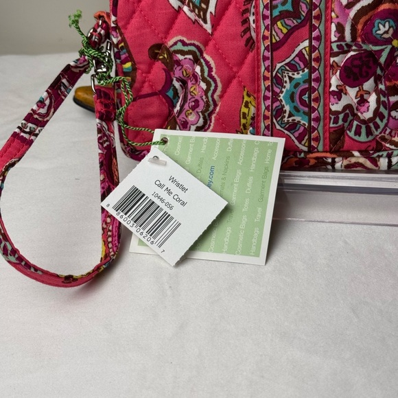 NWT Vera Bradley Call Me Coral Wristlet Retired Pattern - Picture 2 of 8